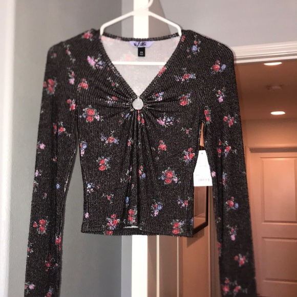 Flower long sleeve - Picture 1 of 1